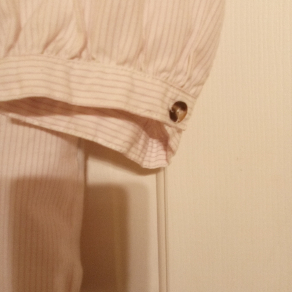 Love Stitch Coastal Grandmother Preppy Roll Tab Sleeved Blouse Size Small - Picture 3 of 5